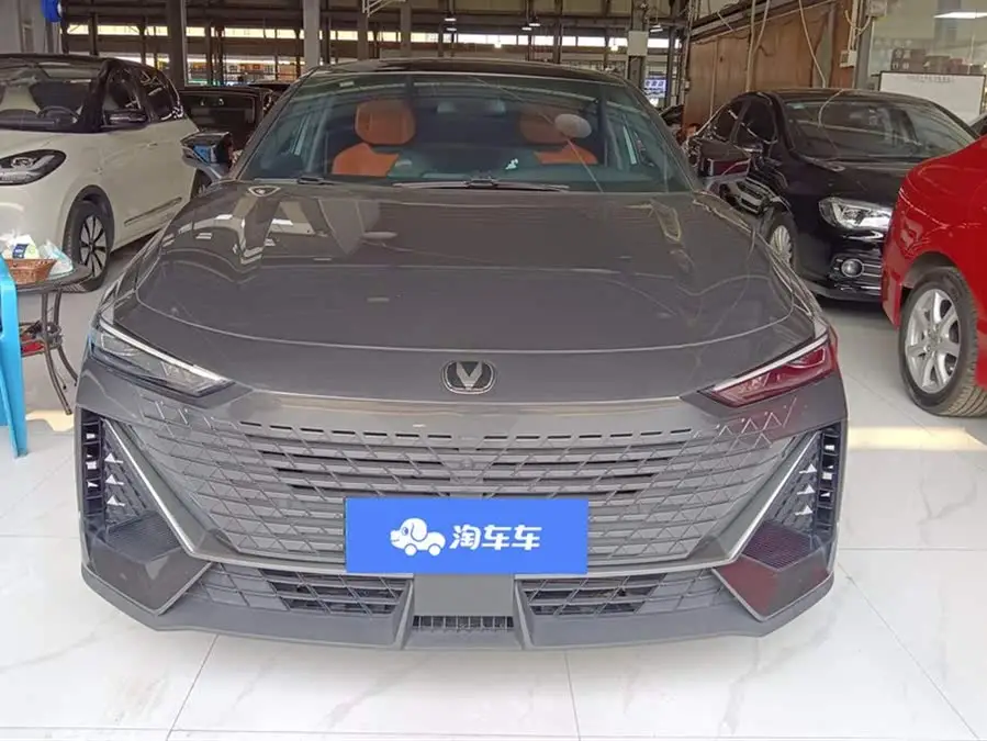 Changan UNI-V 2022 1.5T Premium