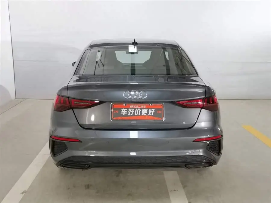 أودي A3 2022 طراز A3L ليموزين 35 TFSI طراز رياضي أنيق