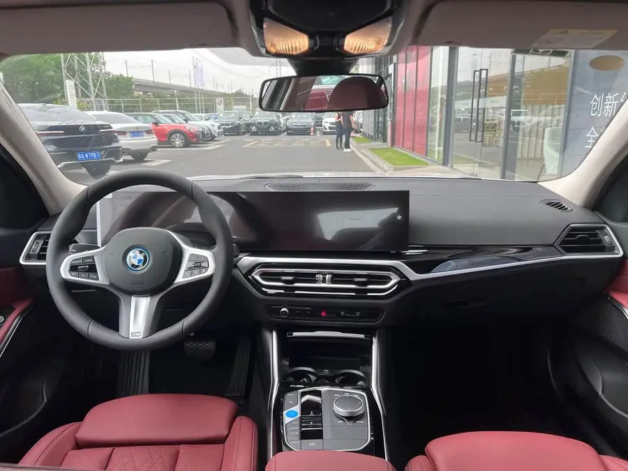 بي إم دبليو i3 2022 eDrive 35 L