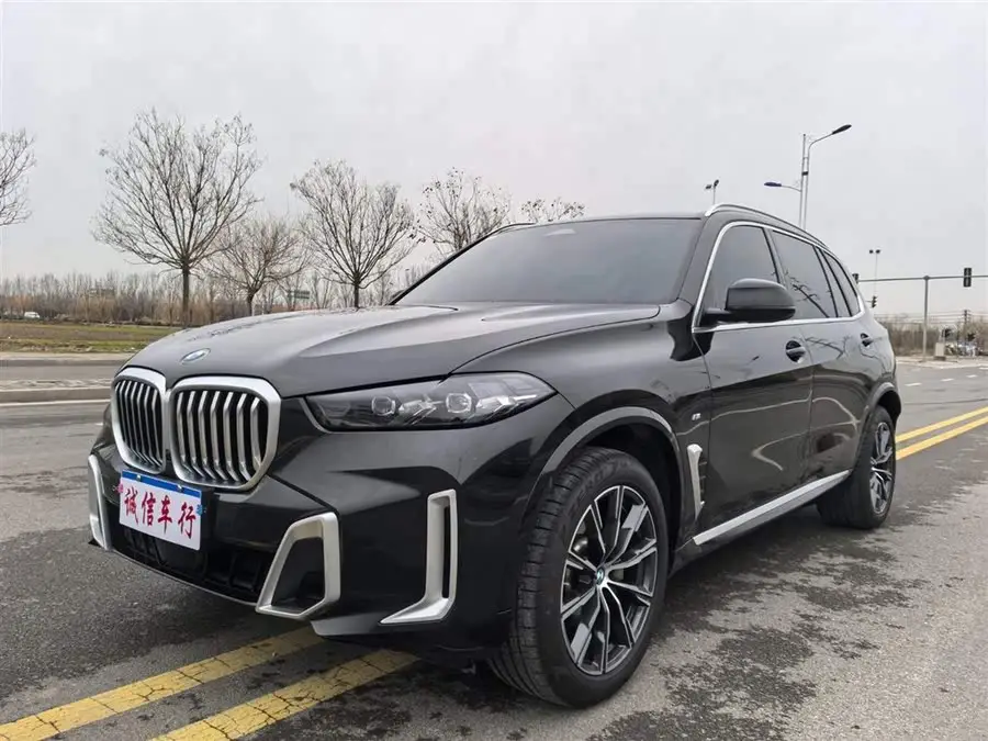 بي إم دبليو X5 2023 xDrive 30Li M حزمة رياضية