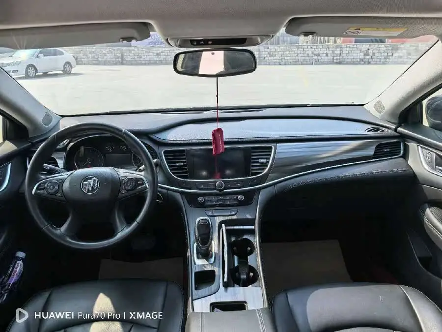 بيوك لاكروس 2021 552T الفاخرة