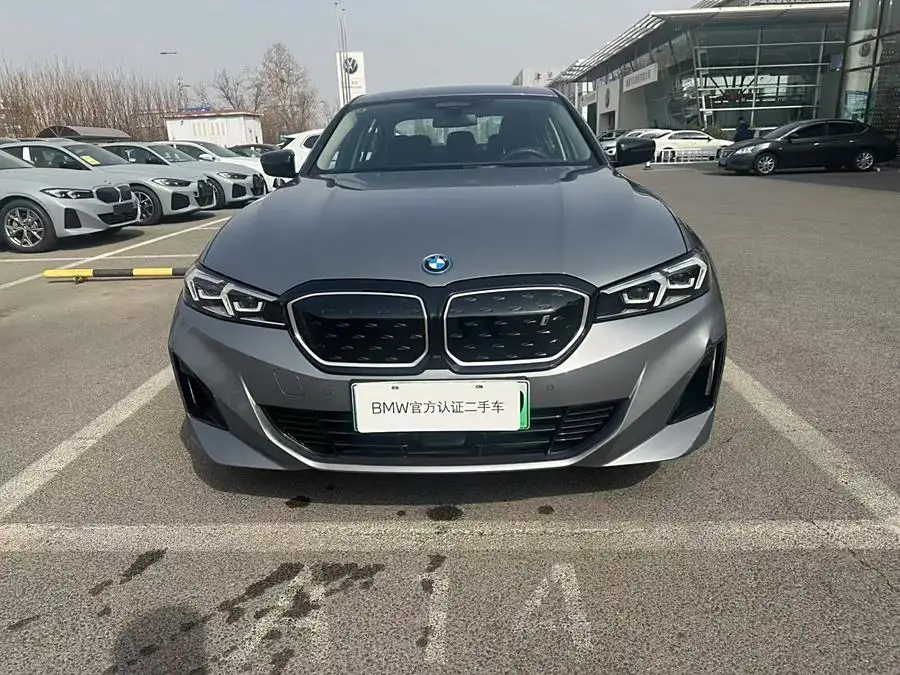 بي إم دبليو i3 2023 eDrive 40 L حزمة الليل