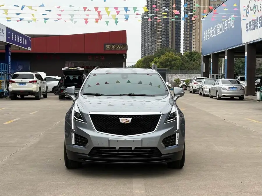 كاديلاك XT5 2022 2.0T دفع رباعي فئة الرفاهية (إصدار الطائر الطنان)