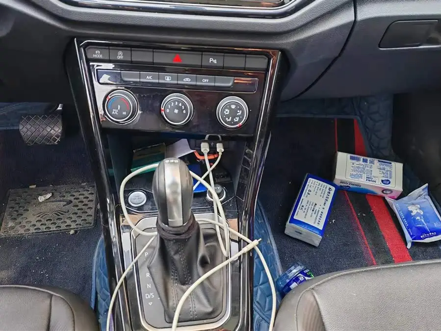 T-ROC 2022 موديل 280TSI DSG دفع ثنائي راحة PLUS