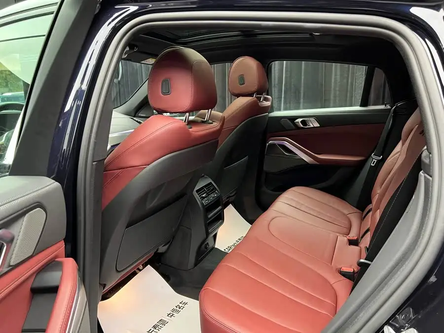 بي إم دبليو X6 2022 طراز مُحسن xDrive40i حزمة رياضية M