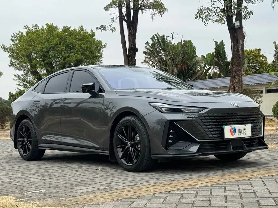 Changan UNI-V 2022 1.5T Premium