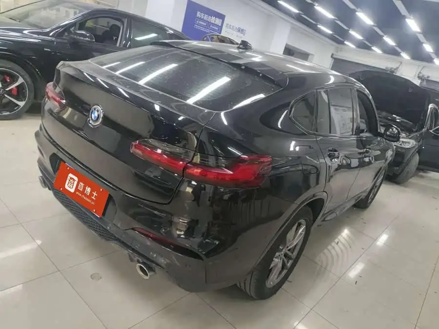 بي إم دبليو X4 2021 xDrive 25i حزمة الرياضية M