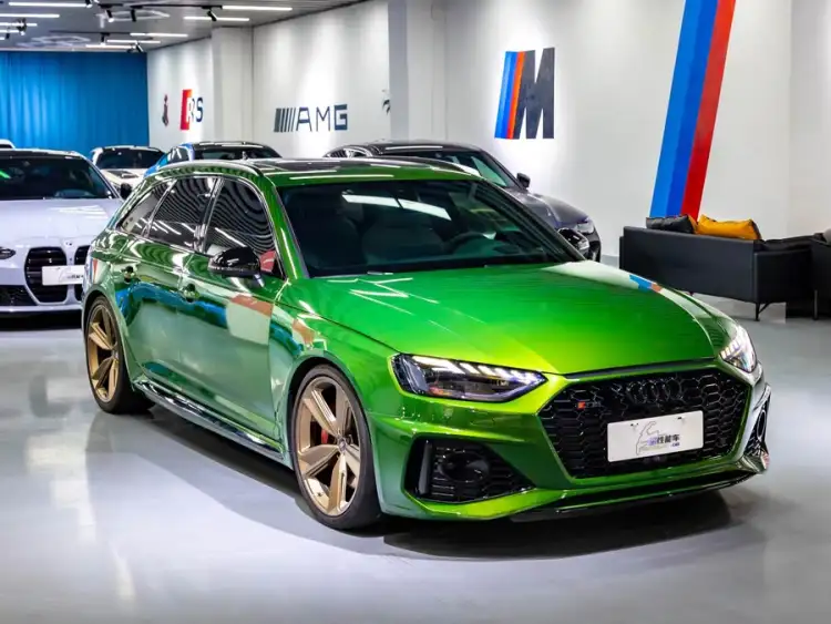 Audi RS 4 2022 RS4 Avant Dark Gold Edition