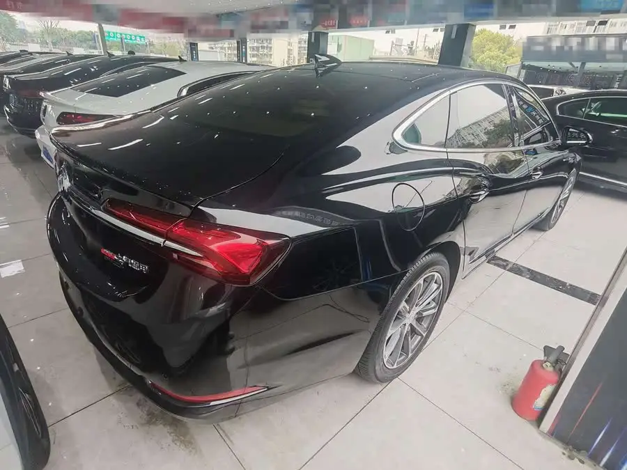 بيوك  GL8 2021 652T الفاخرة