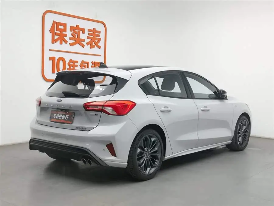 فورد فوكس 2022 هاتشباك EcoBoost 180 أوتوماتيكي ST لاين