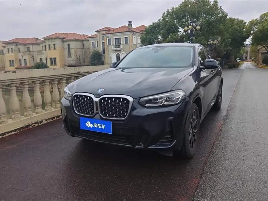 بي إم دبليو X4 2022 xDrive 25i حزمة M الرياضية