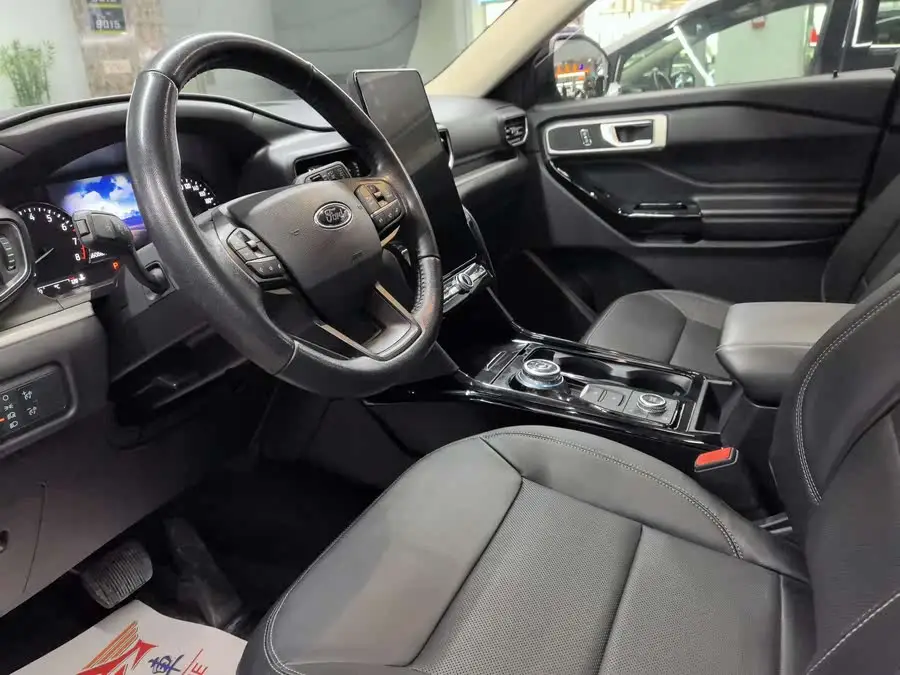 مستكشف 2020 إيكو بوست 285 إصدار تريند للدفع الرباعي 7 مقاعد