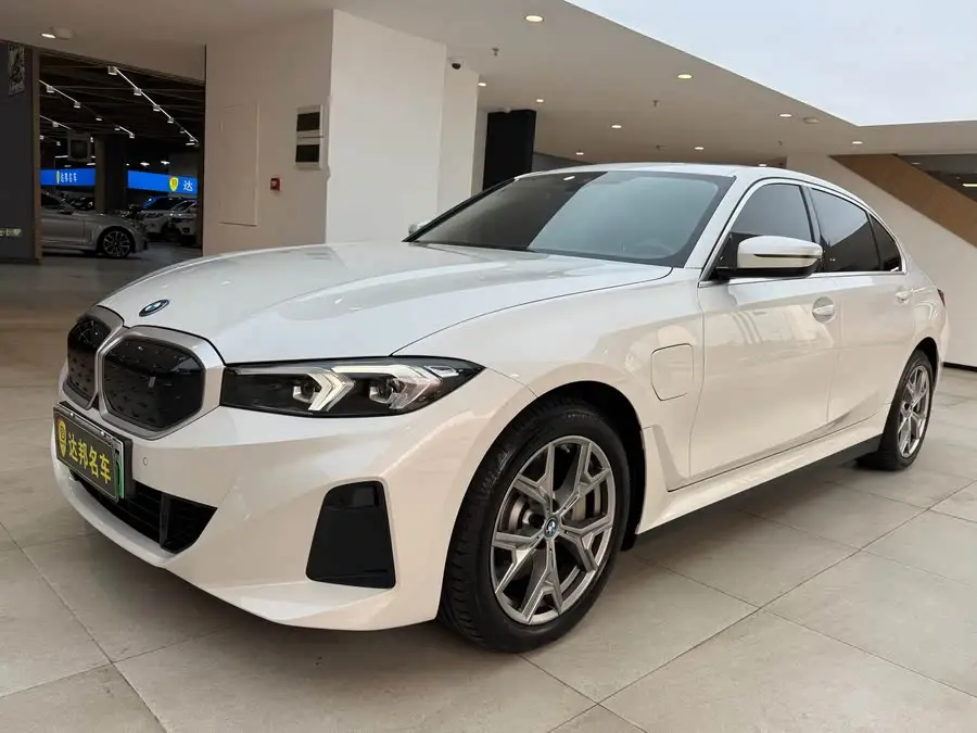 بي إم دبليو i3 2024 eDrive 35 L