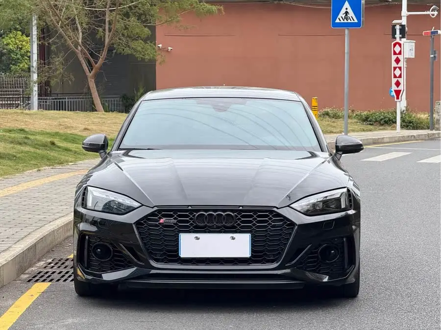 Audi RS 5 2023 Model RS 5 2.9T Sportback Dark Gold Edition