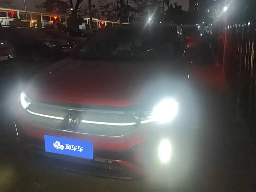 T-ROC 2024 طراز 300 TSI DSG دفع ثنائي إصدار تشيسر