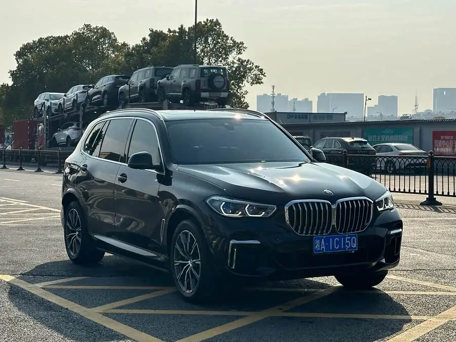 بي إم دبليو X5 2022 xDrive 30Li حزمة M الرياضية الفاخرة