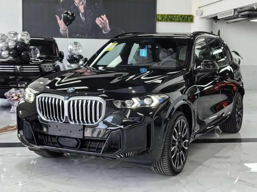 بي إم دبليو X5 2023 xDrive 40Li M حزمة الرياضية الليلية