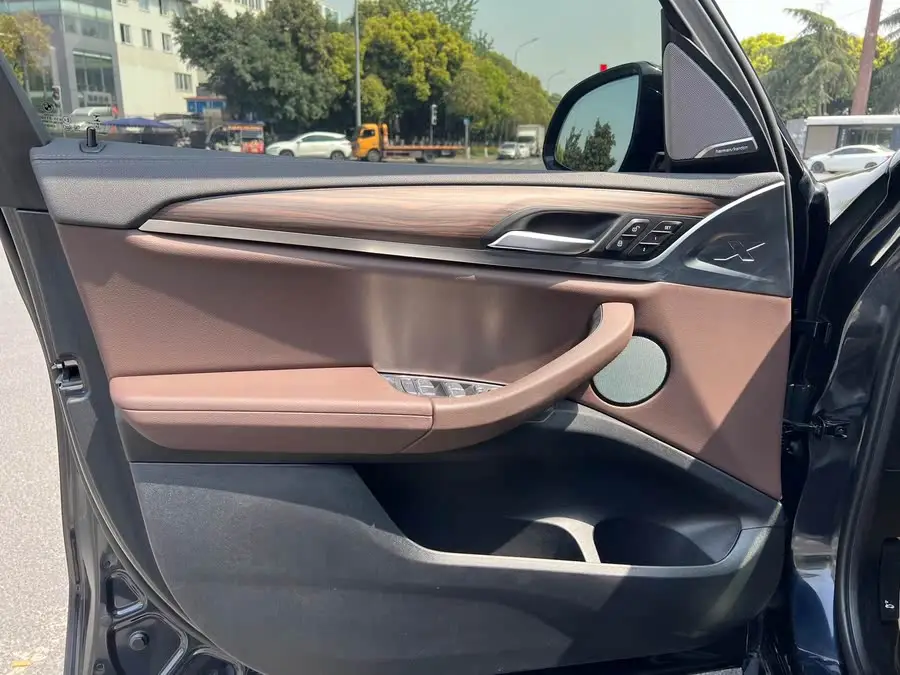 BMW X3 2022 xDrive30i Leading M Night Package