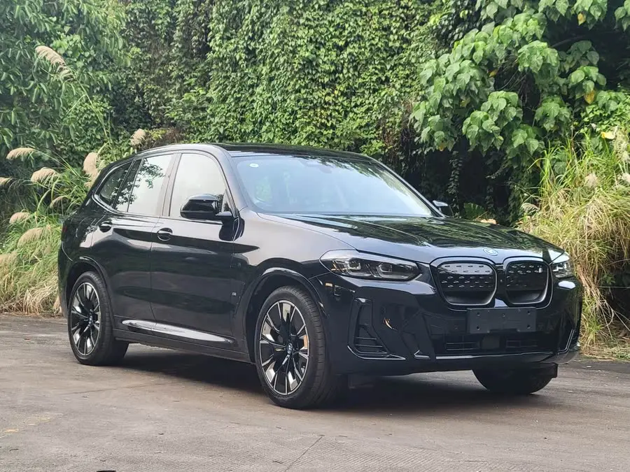 BMW iX3 2023 Leading Version