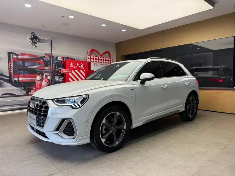 Audi Q3 2023 35 TFSI Fashion Dynamic Edition (1.4T)