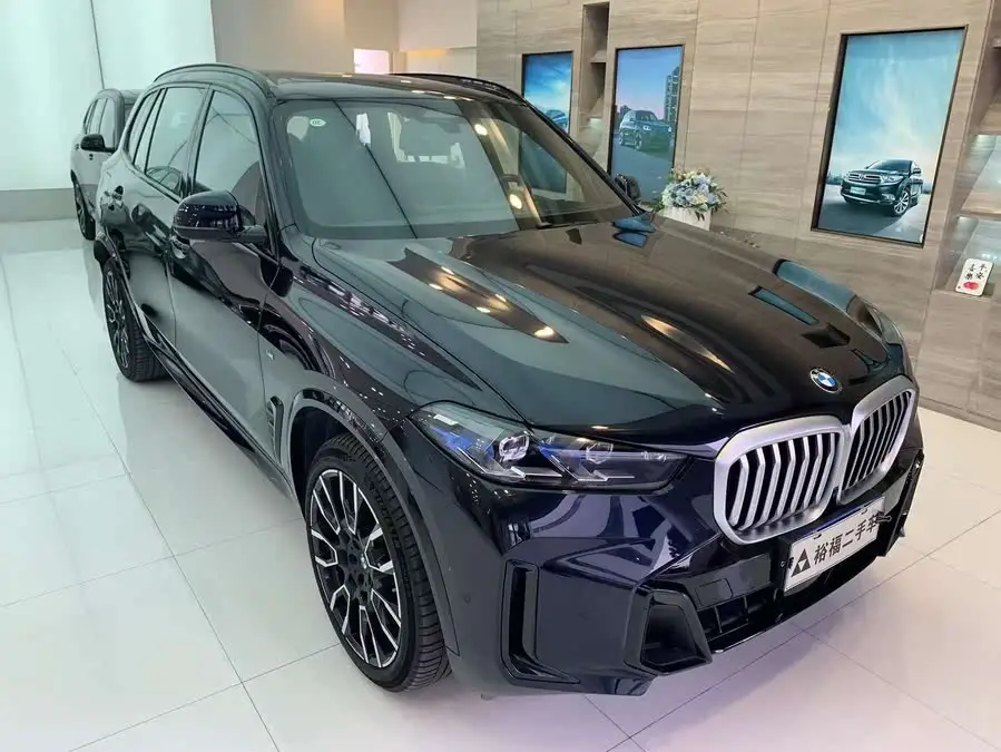 BMW X5 2023 xDrive 40Li M Sport Night Package