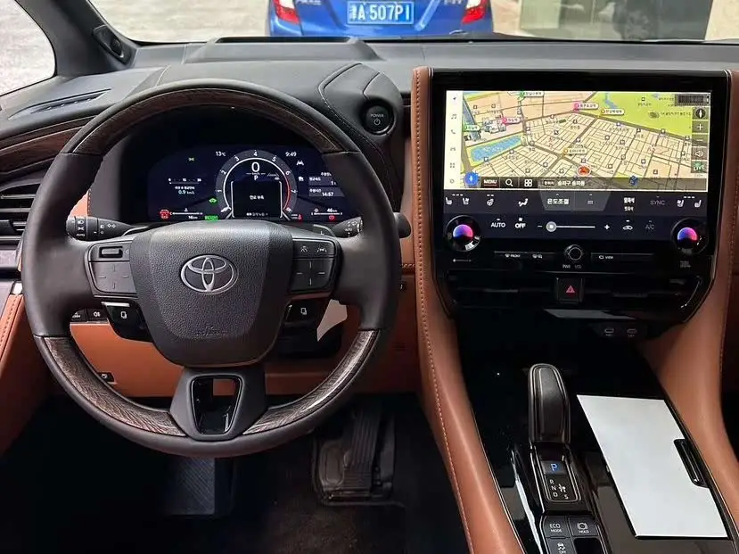 ألفارد 2024 هايبرد 2.5 لتر الفئة الممتازة