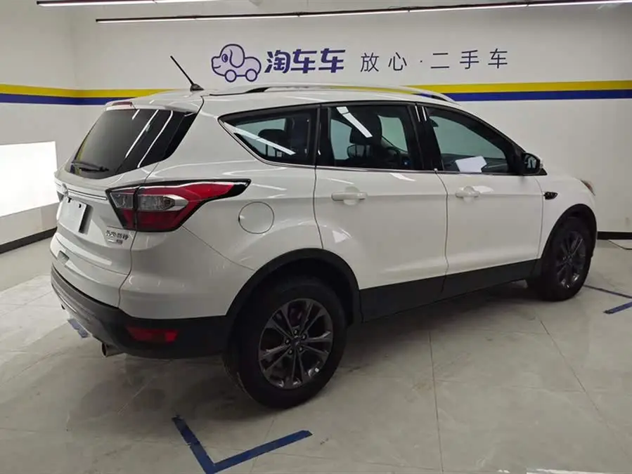 2019 Ford EcoSport 180 Two-Wheel Drive Platinum Edition National VI