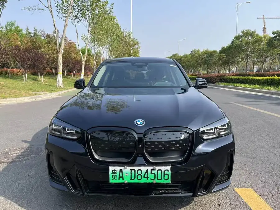 BMW iX3 2023 Leading Edition