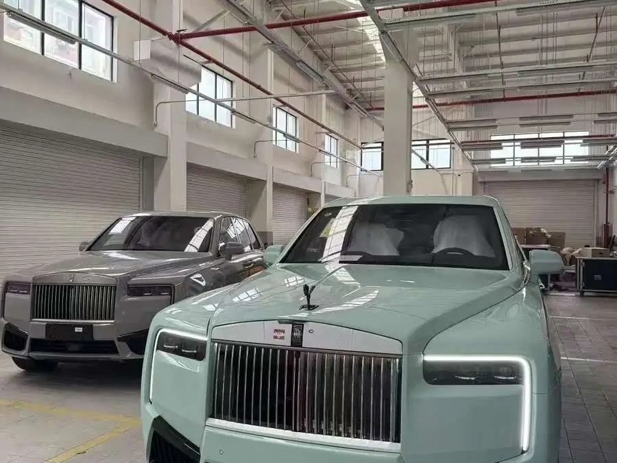 كولينان 2024 بلاك بادج