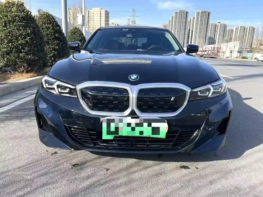 بي إم دبليو i3 2022 eDrive 35 L