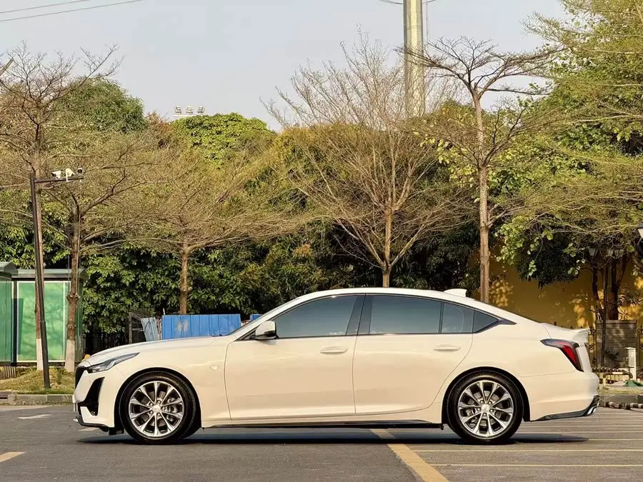 كاديلاك CT5 2020 طراز محدث 28T رياضي متميز