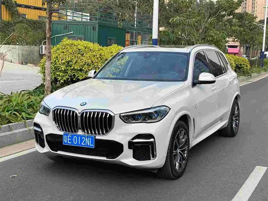 بي ام دبليو X5 2022 المحدثة xDrive 30Li مجموعة M الرياضية