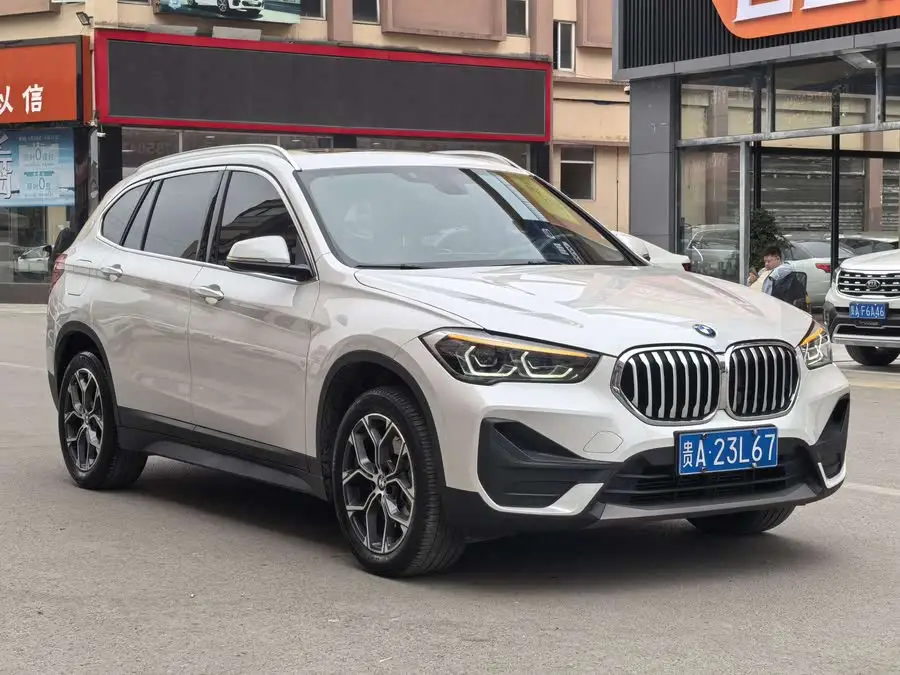 بي إم دبليو X1 2021 sDrive25Li الطراز الرائد