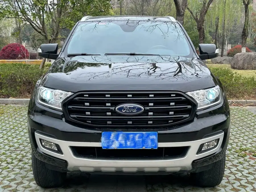 2020 إيفرست 2.3T بنزين أوتوماتيكي 4WD فاخرة 5 مقاعد