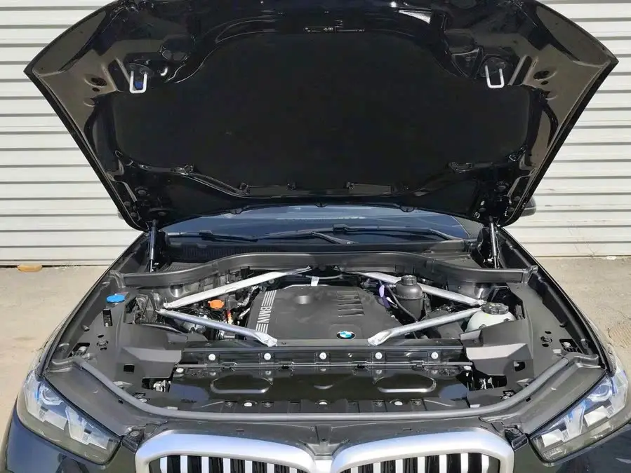 بي إم دبليو X5 2023 xDrive 40Li حزمة M الرياضية