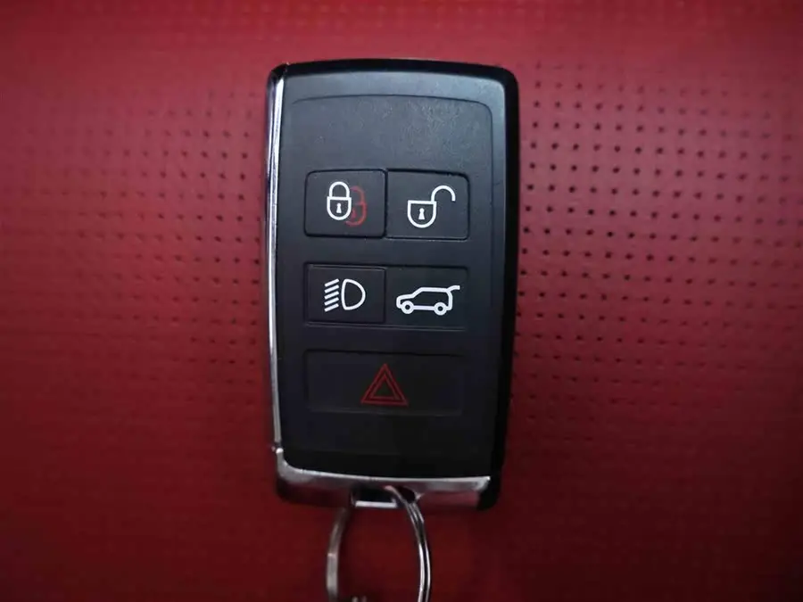 Jaguar F-PACE 2025 P250 R-Dynamic SE