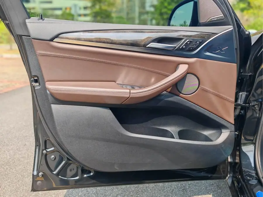 بي إم دبليو X3 2021 نموذج محدث xDrive30i طراز متميز حزمة رياضية M