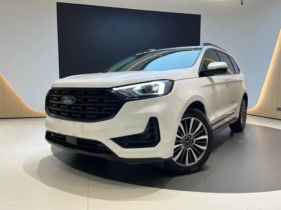 2021 Ford Edge PLUS EcoBoost 245 Two-Wheel Drive Top Model 7-Seater