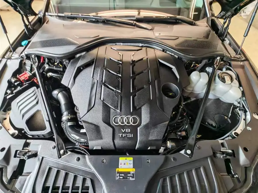 أودي A8 طراز 2022 A8L 60 TFSI quattro إصدار مجموعة البريميوم