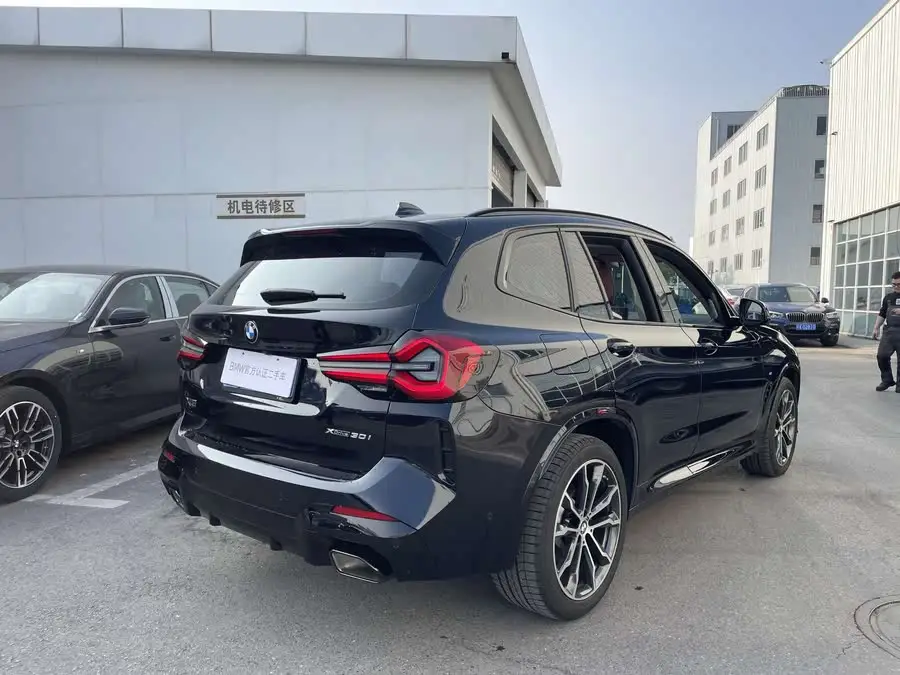 BMW X3 2023 xDrive30i Leading Model M Shadow Package