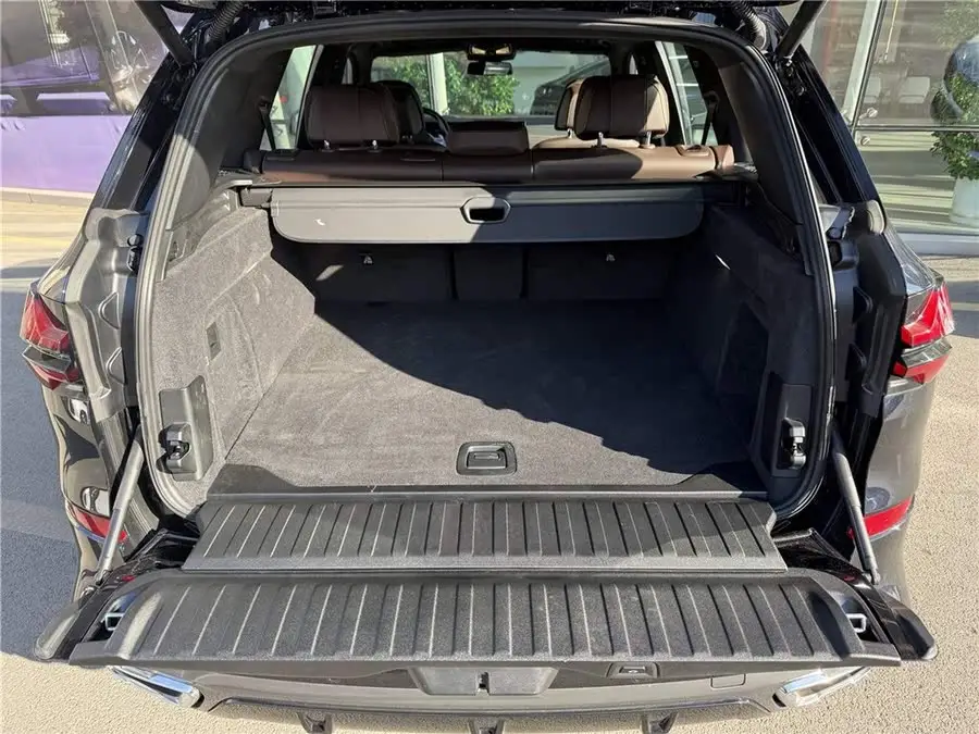 BMW X5 2023 xDrive 40Li M Sport Night Package