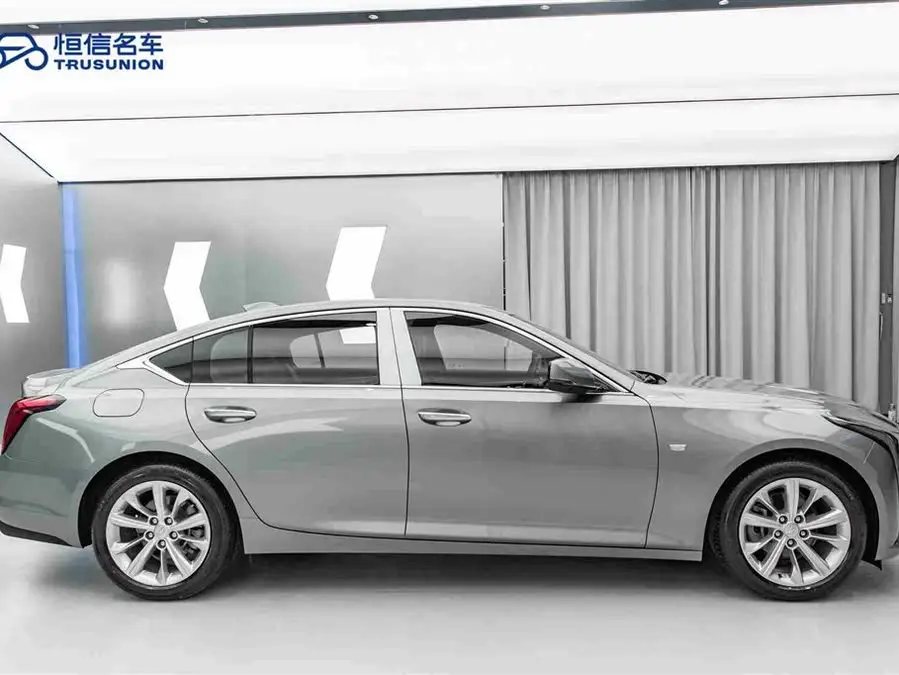 كاديلاك CT5 2024 طراز 28T الفاخر Pro