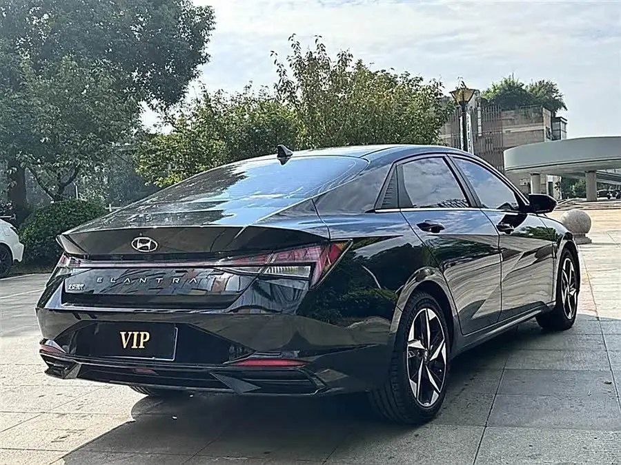 Elantra 2021 1.5L CVT GLS Leading Edition