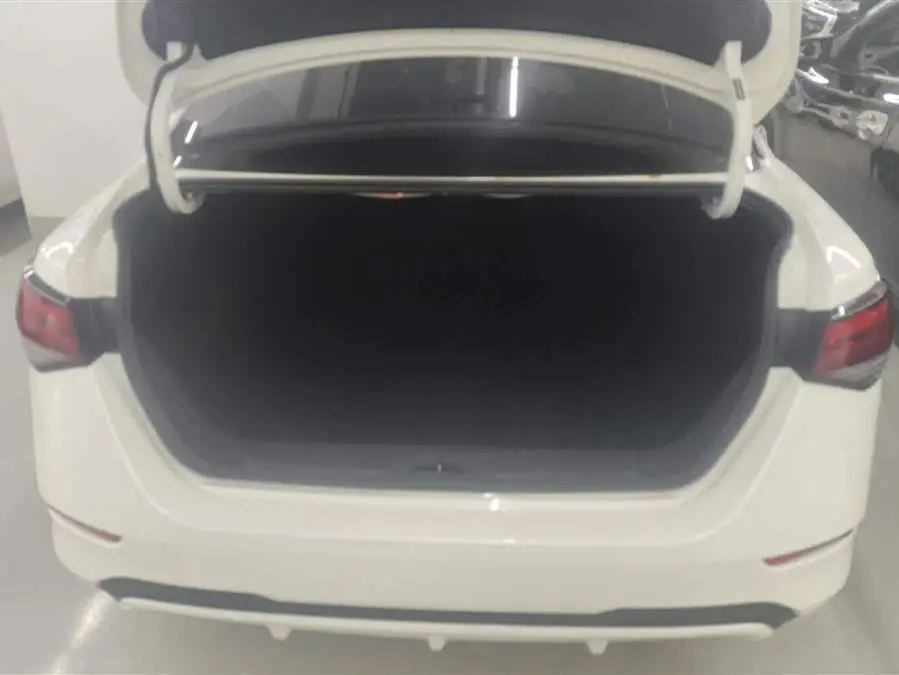 نيسان سيلفي 2021 1.6 لتر XL CVT إصدار استمتع