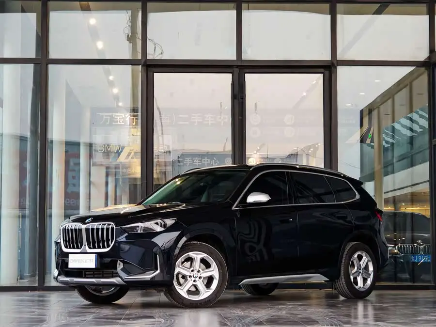 بي إم دبليو X1 طراز 2023 sDrive20Li حزمة تصميم X