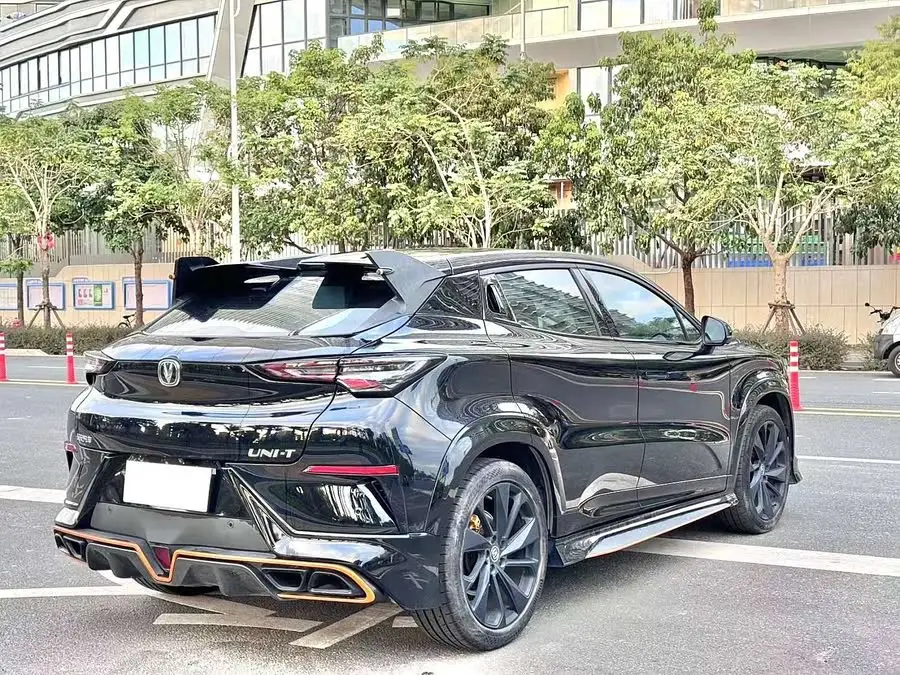 شانجان UNI-T 2022 1.5T فئة مميزة