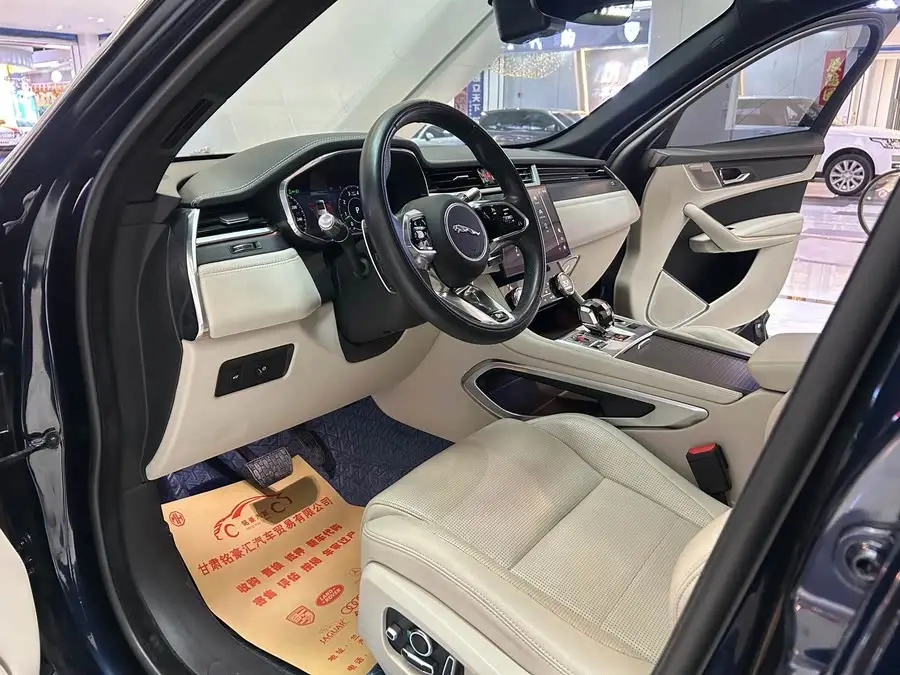 Jaguar F-PACE 2021 250PS R-Dynamic SE