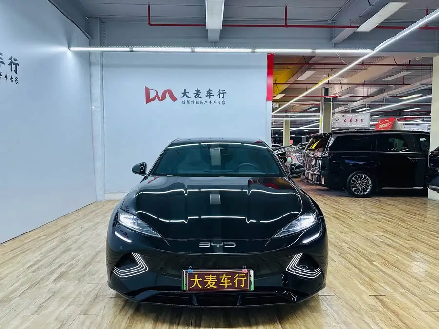 فقمة 2022 موديل 700 كيلومتر النسخة طويلة المدى بالدفع الخلفي