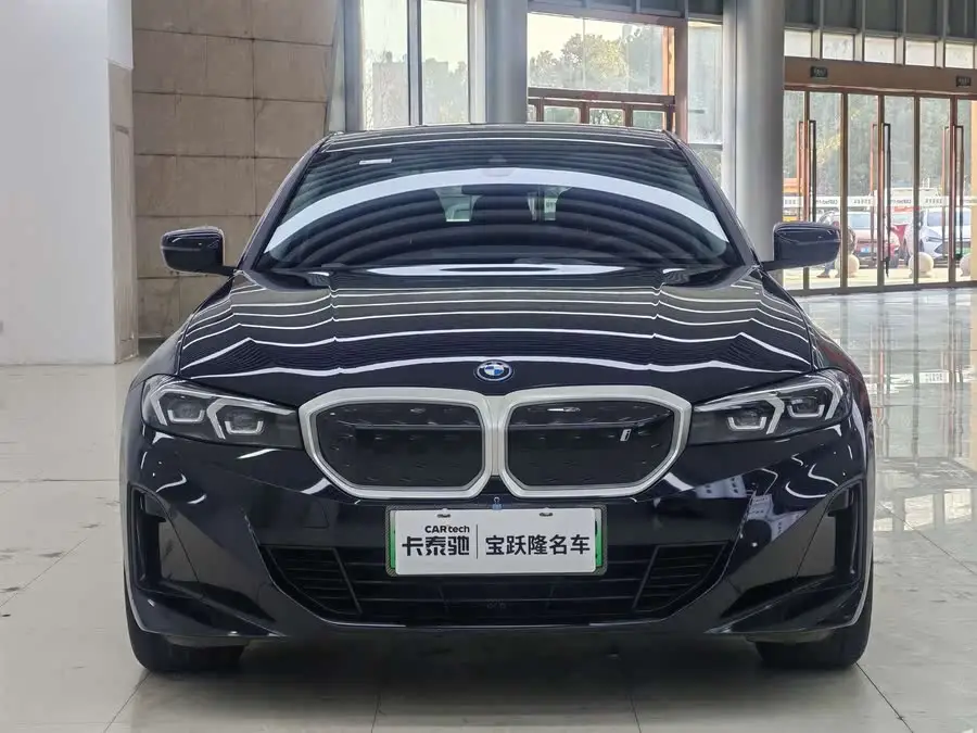 بي إم دبليو i3 2024 eDrive 35 L