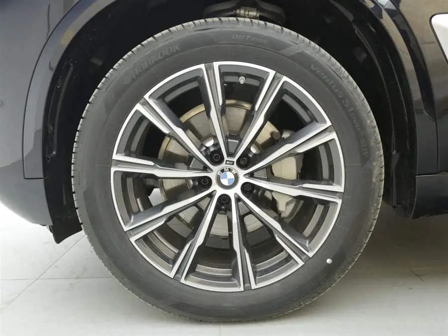 BMW X5 2023 xDrive 30Li M Sport Package